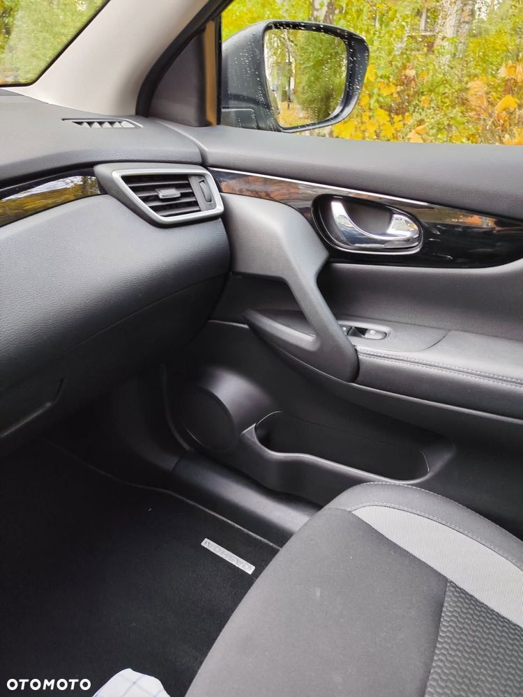 Nissan Qashqai 1.3 DIG-T N-Connecta EU6d - 14