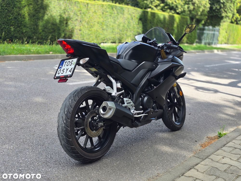 Yamaha YZF - 22