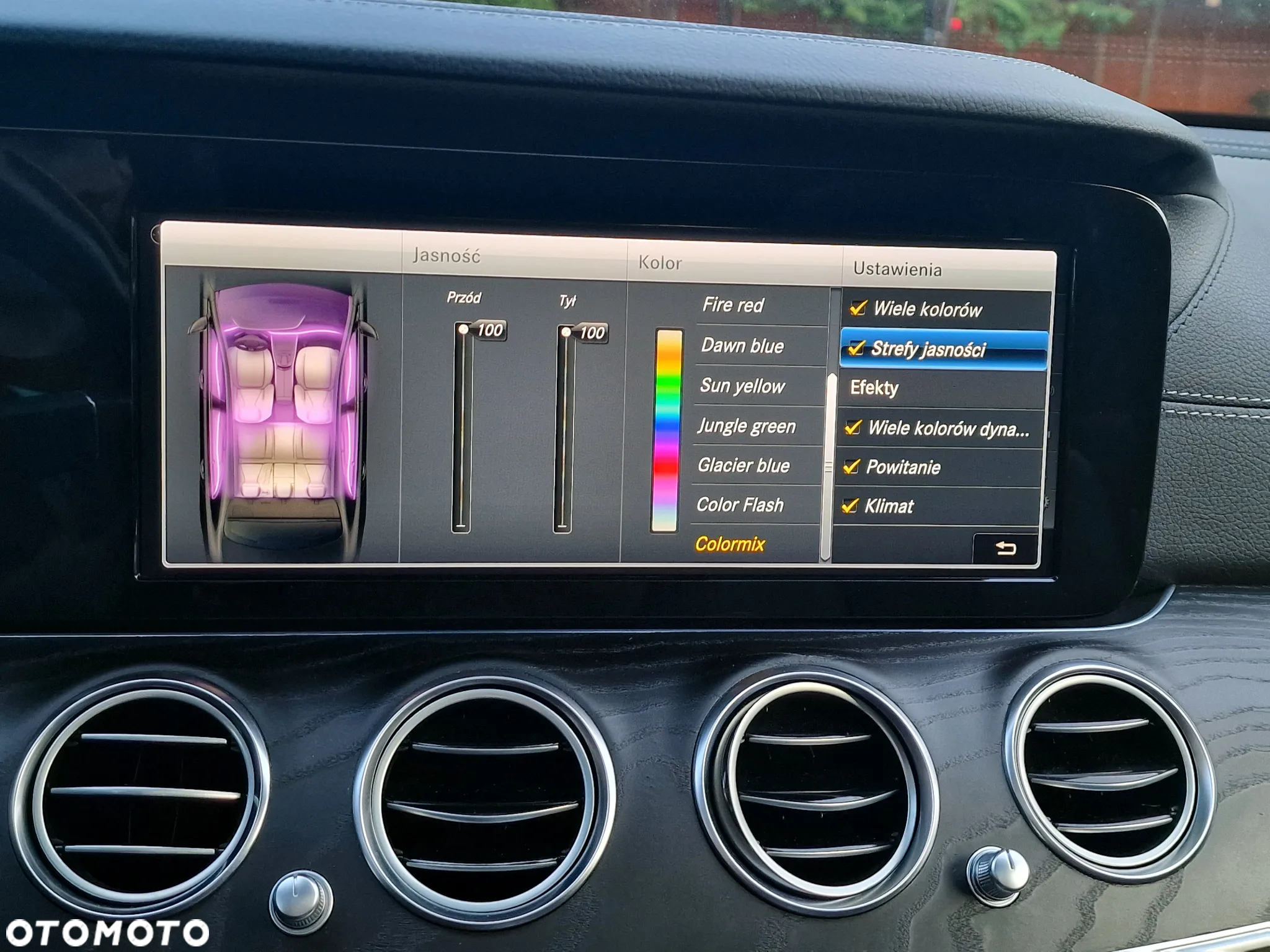 Mercedes-Benz Klasa E 220 d 4-Matic 9G-TRONIC - 28