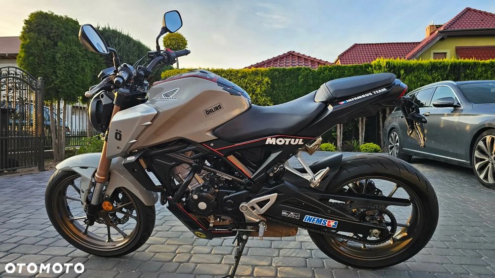 Honda CB - 1