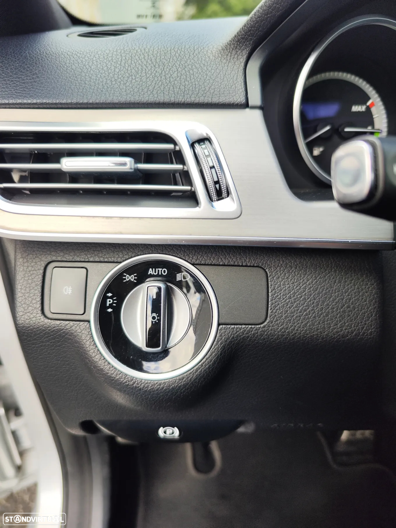 Mercedes-Benz E 300 Bluetec Hybrid Avantgarde - 24