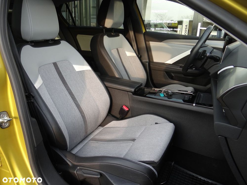 Opel Astra 1.2 T Elegance S&S - 8