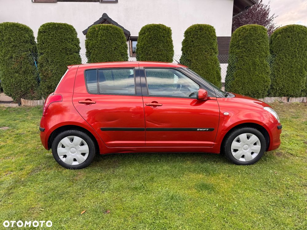 Suzuki Swift 2010 photo 5