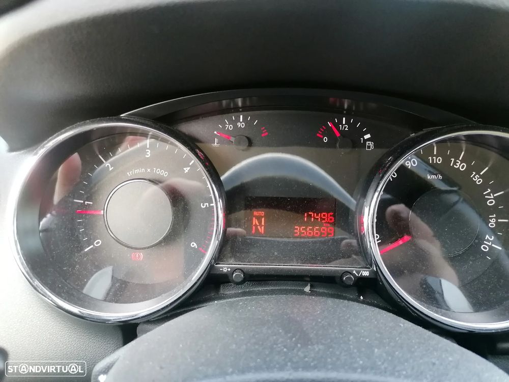 Peugeot 3008 1.6 HDi Executive CMP6 - 2