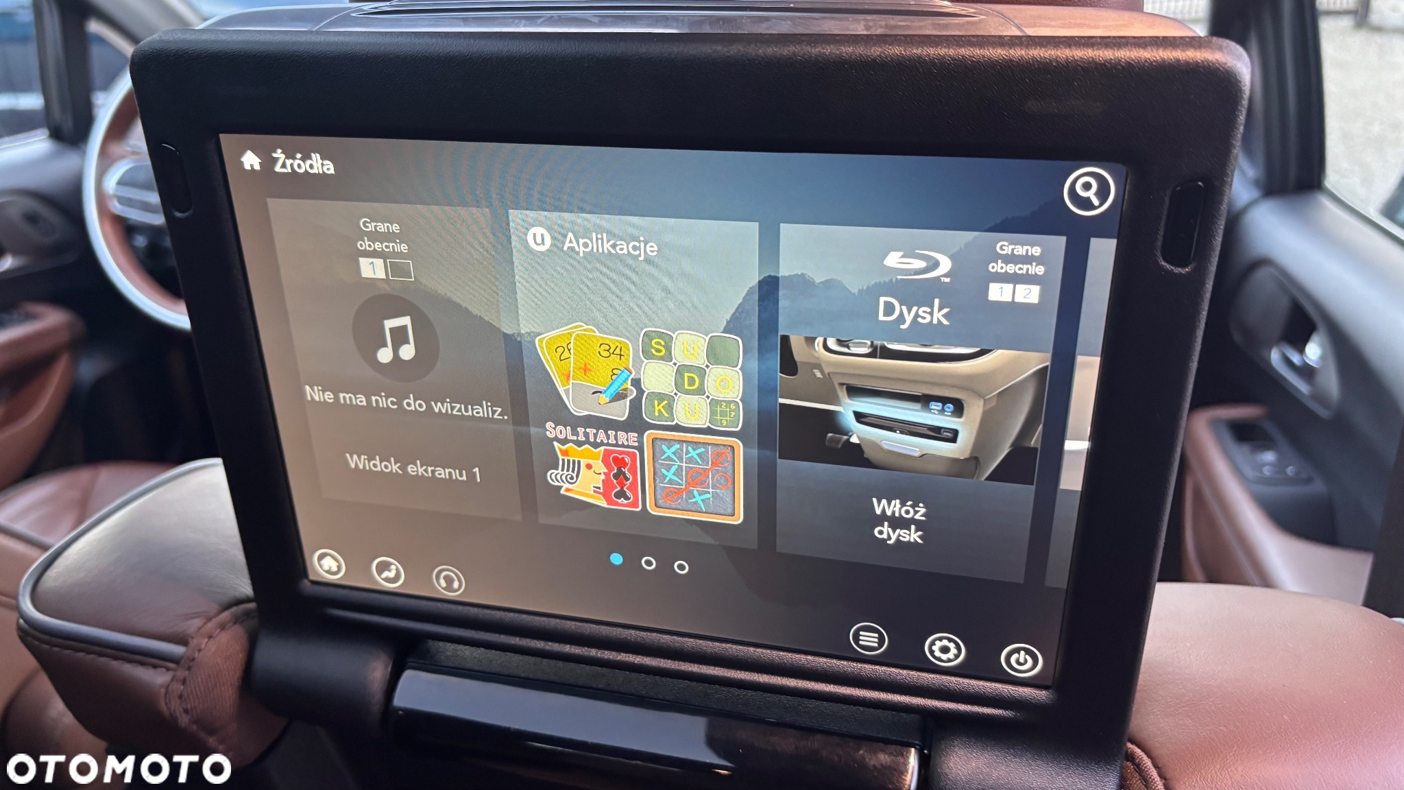 Chrysler Pacifica - 29