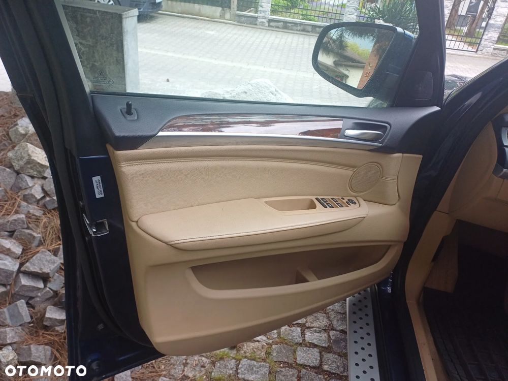 BMW X5 xDrive35i - 9