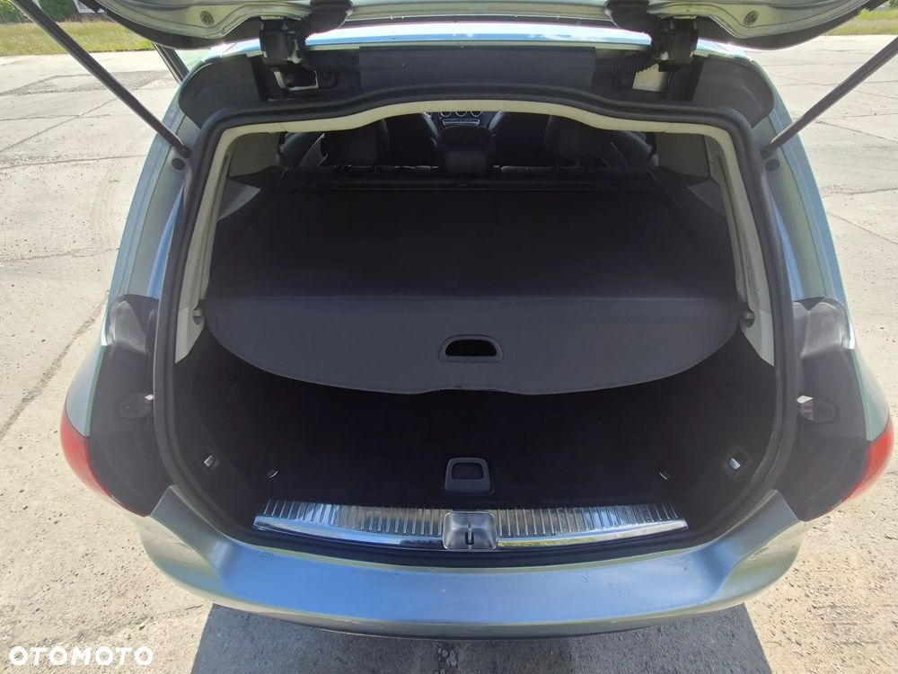 Mercedes-Benz Klasa C 220 d 4-Matic 7G-TRONIC - 26