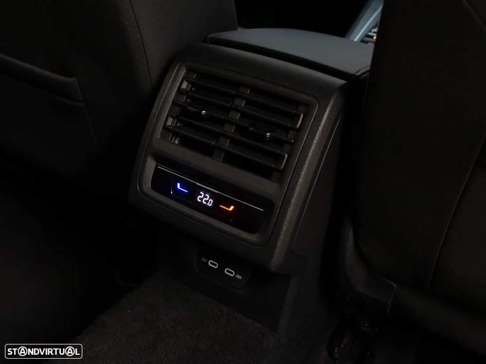 VW Golf Variant 2.0 TDi Life DSG - 11