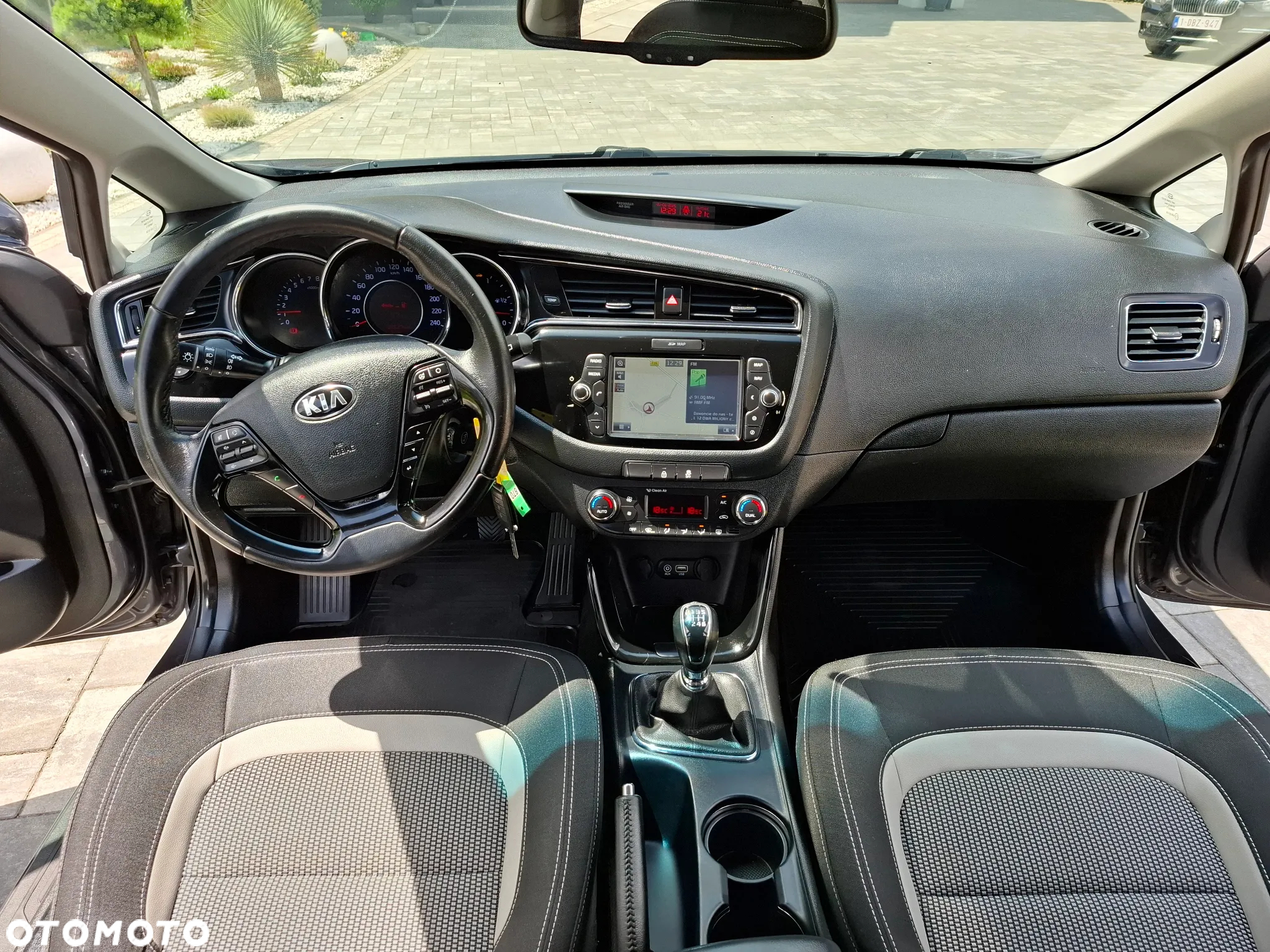 Kia Ceed 1.0 T-GDI 120 OPF Edition 7 - 28