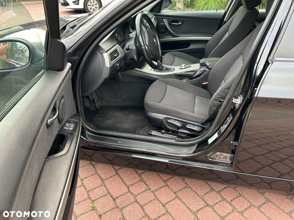 BMW Seria 3 320d DPF Edition Fleet Sport - 14