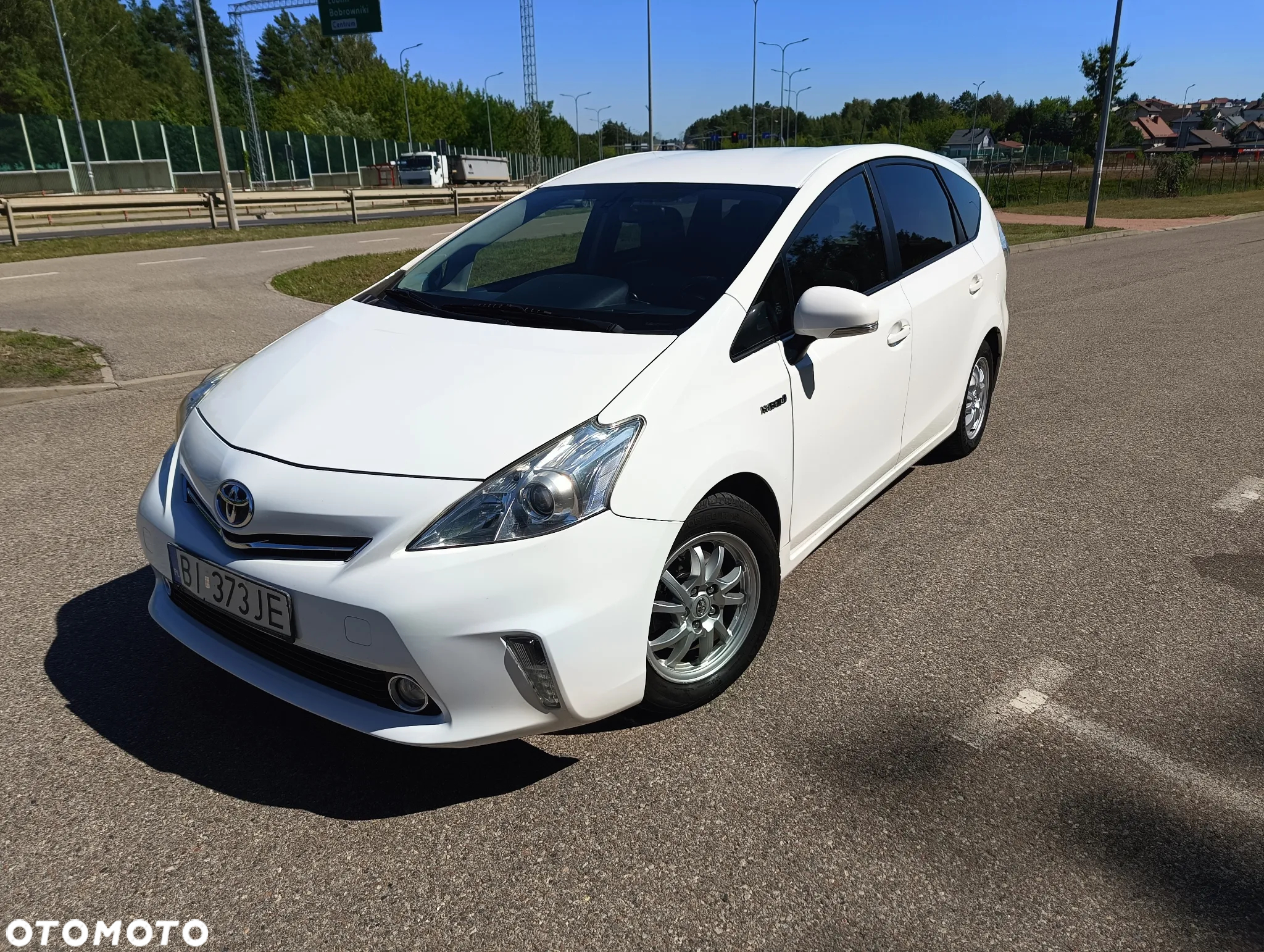 Toyota Prius+ (Hybrid) - 5