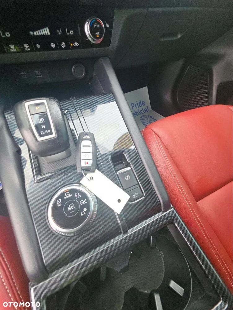 Mitsubishi Outlander - 9