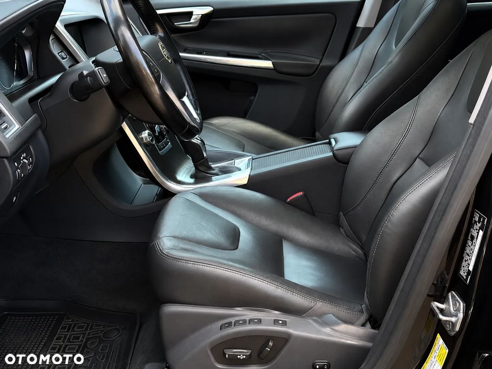 Volvo XC 60 T5 AWD Drive-E Momentum - 11