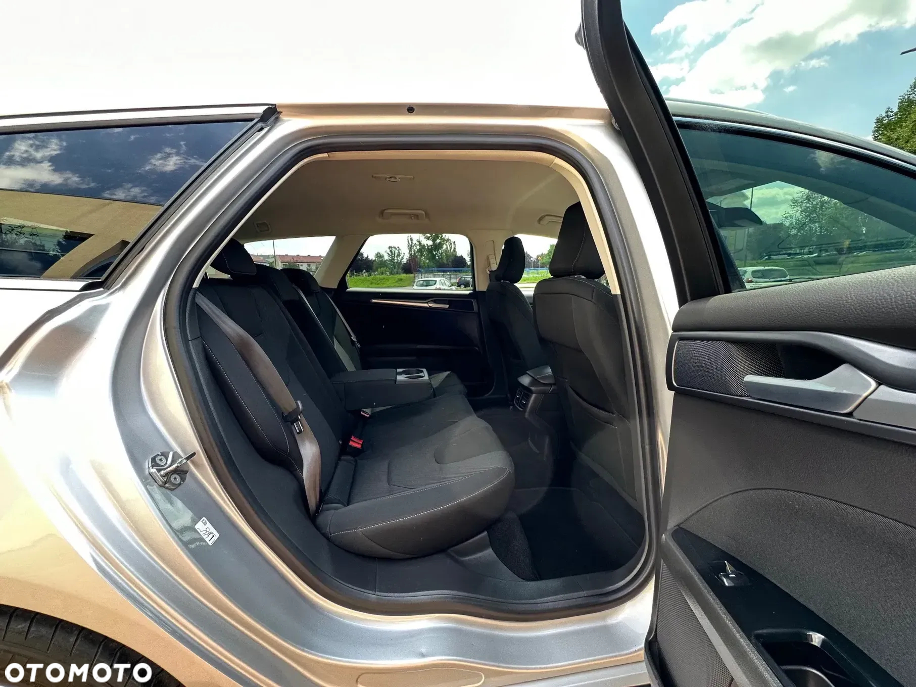 Ford Mondeo 2.0 EcoBoost Titanium - 28