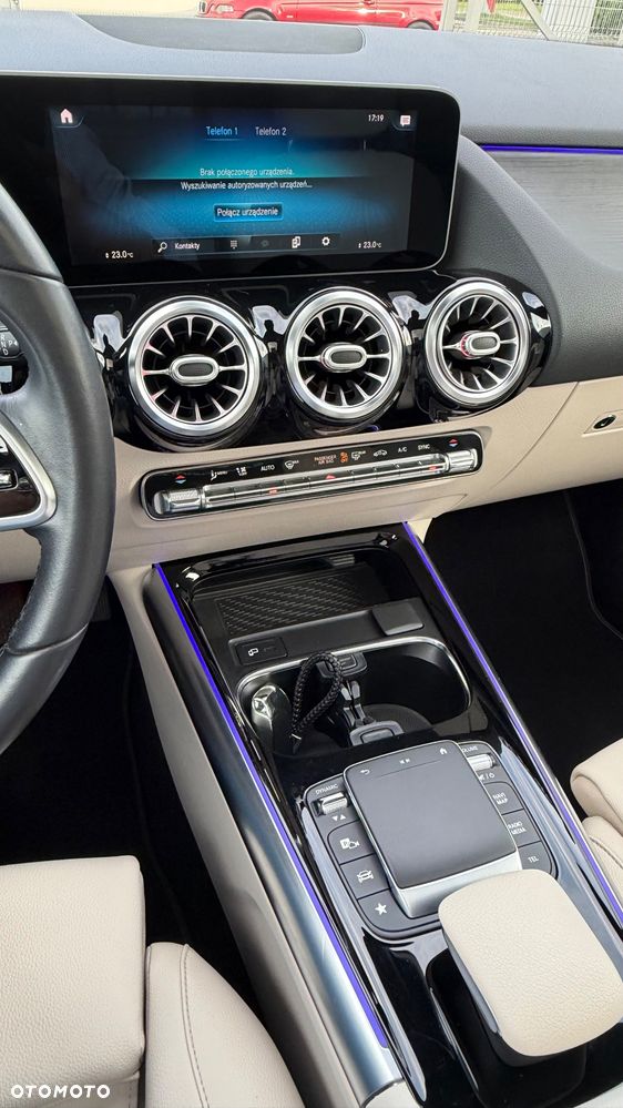 Mercedes-Benz GLA 250 4Matic 8G-DCT Style - 12