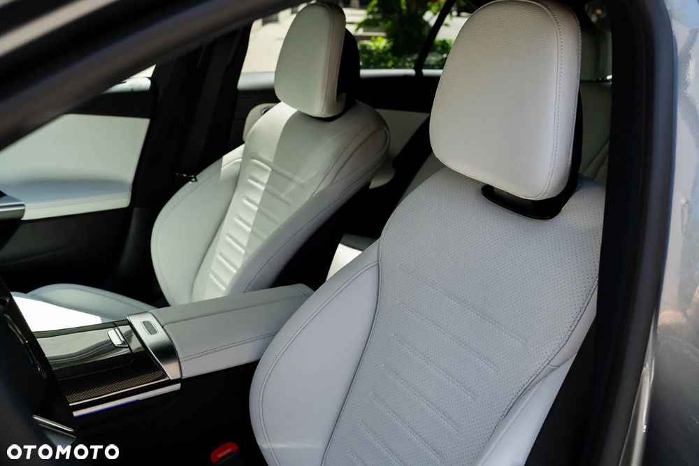 Mercedes-Benz Klasa C 200 mHEV 4-Matic AMG - 34