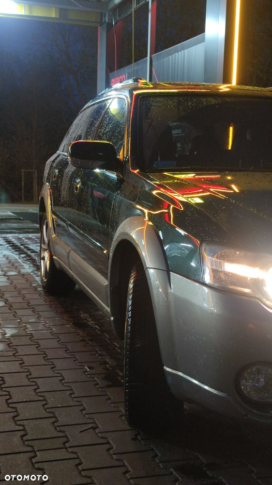 Subaru Outback 3.0R Automatik - 23