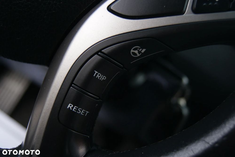 Hyundai i30 1.6 Fifa World Cup Edition - 26