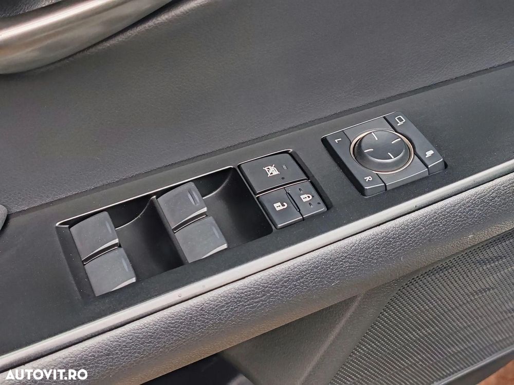 LEXUS UX 2019 — imagine 9