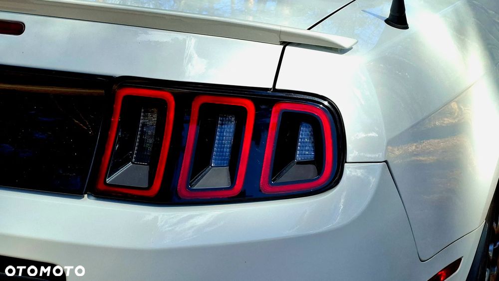 Ford Mustang 3.7 V6 Premium - 23