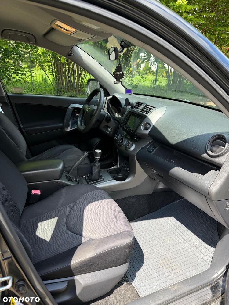 Toyota RAV4 2.0 VVT-i Luna - 2