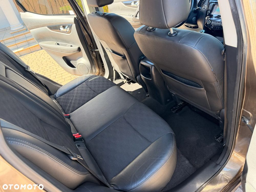 Nissan Qashqai 1.6 DCi N-Connecta - 17