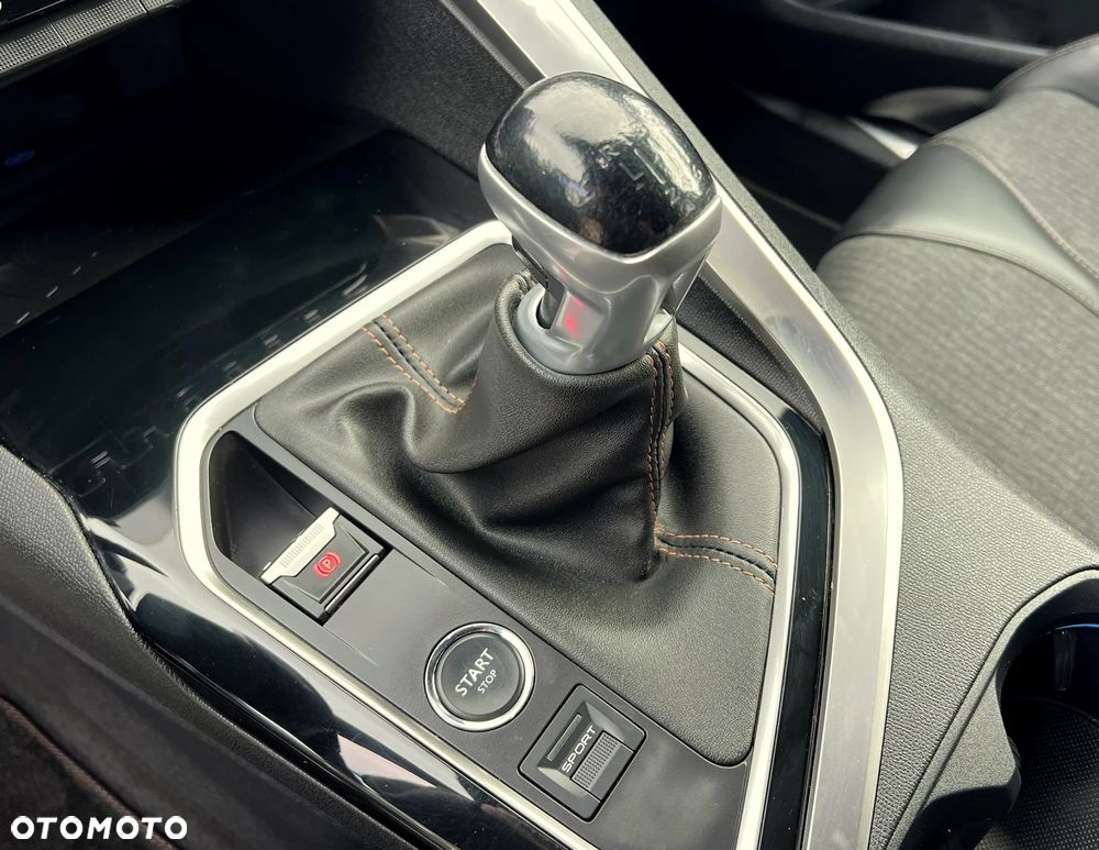 Peugeot 3008 1.5 BlueHDi GT S&S - 24
