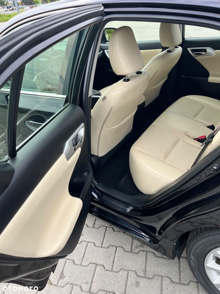 Lexus CT 200h Prestige - 12