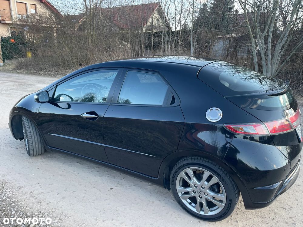 Honda Civic 1.8 GT Special Edition - 12