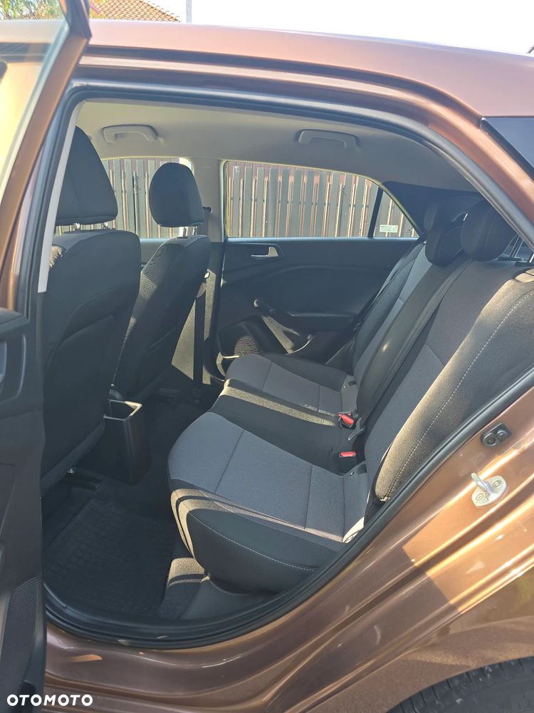 Hyundai i20 - 12