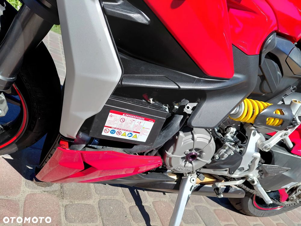 Ducati Streetfighter V2 - 12