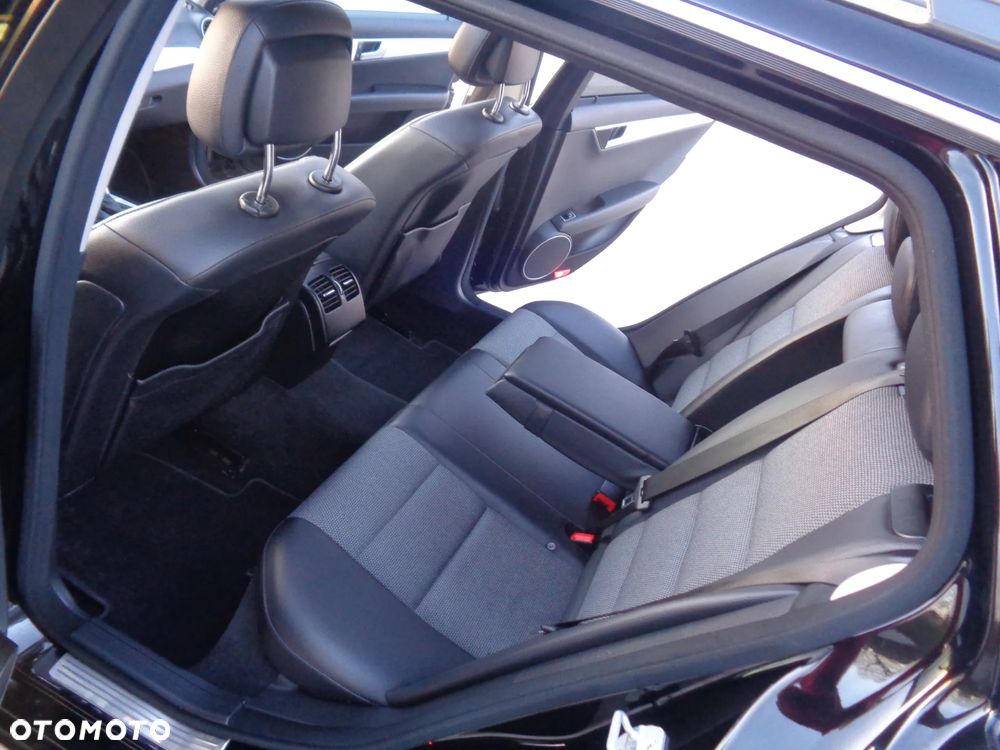 Mercedes-Benz Klasa C 200 (BlueEFFICIENCY) 7G-TRONIC Avantgarde - 11