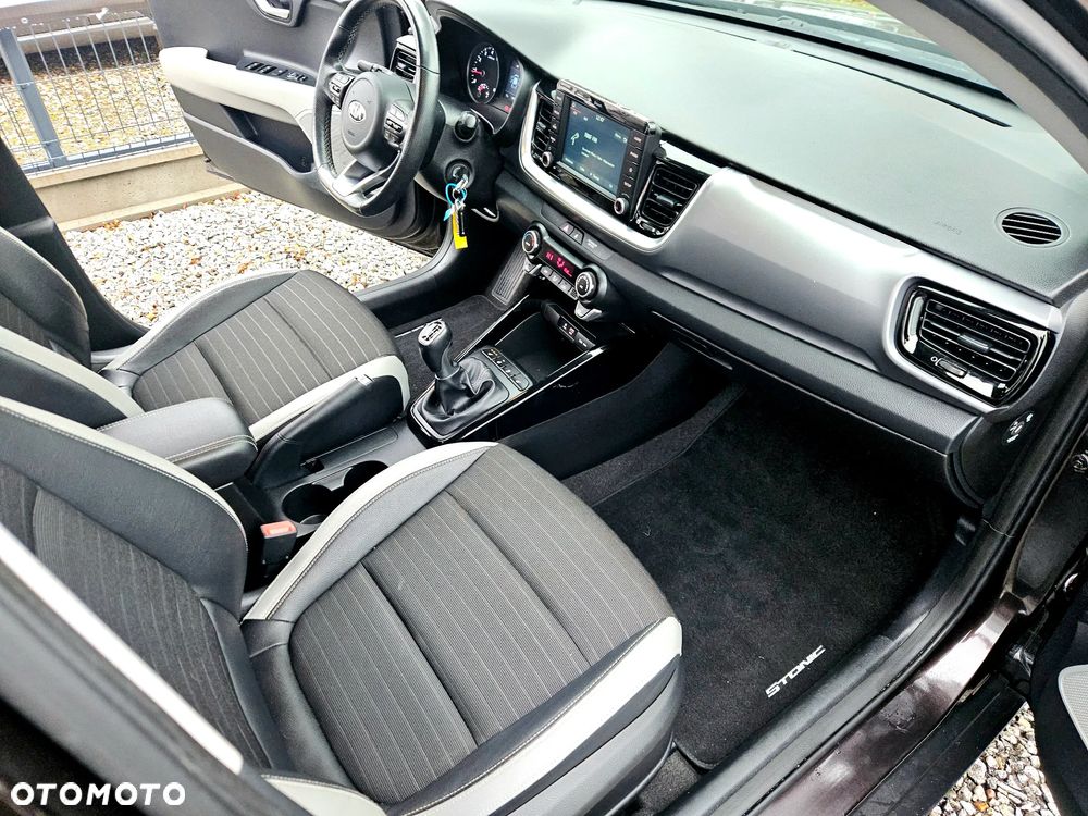 Kia Stonic 1.0 T-GDI 120 Spirit - 23