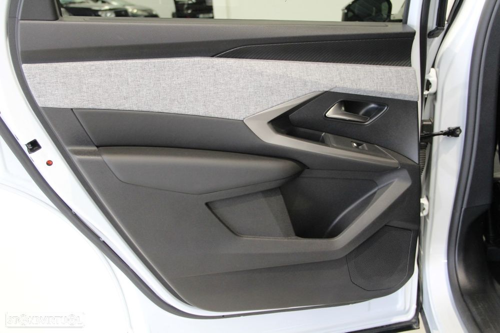 Peugeot 5008 1.2 Hybrid Allure e-DCS6 - 25