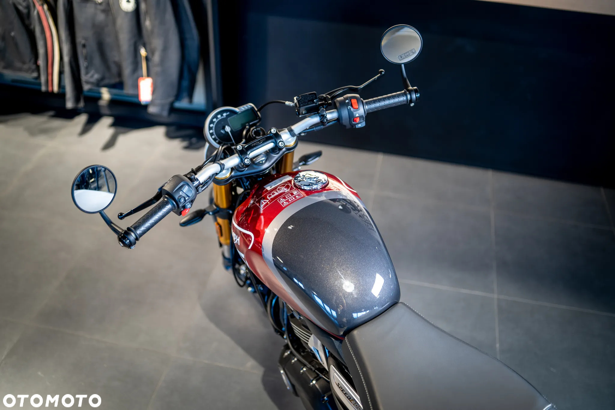 Triumph Inny - 9