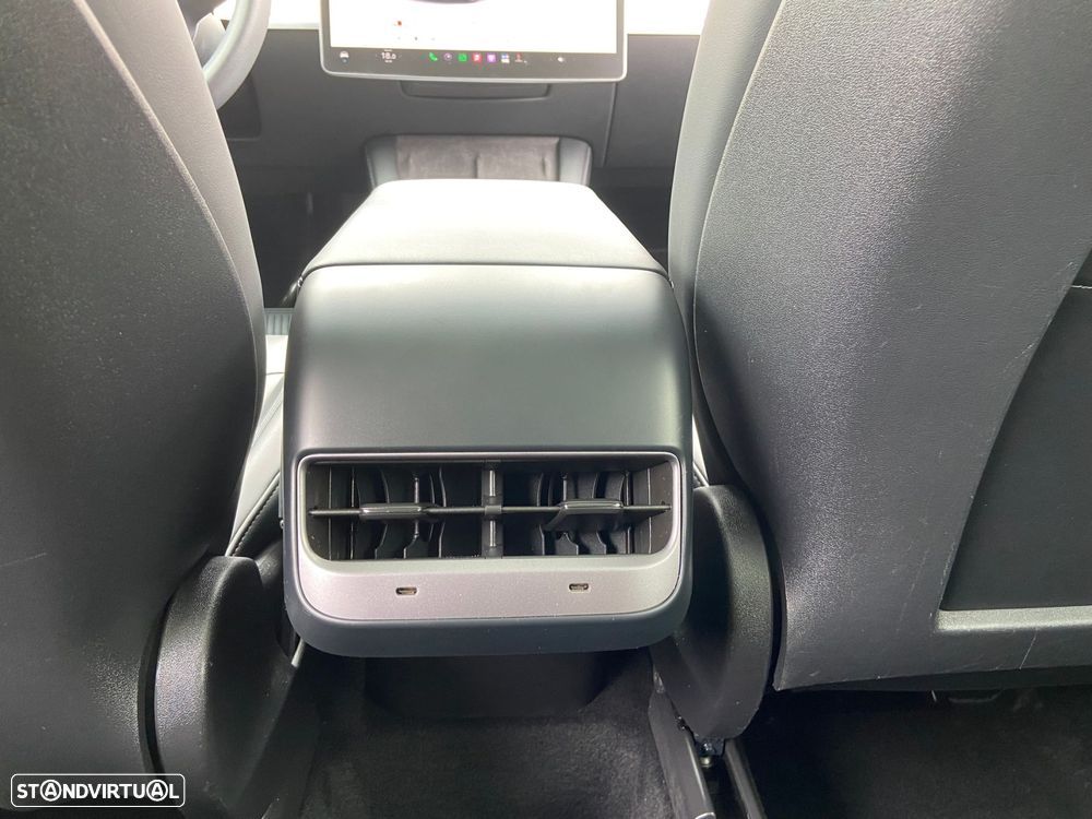 Tesla Model Y Long Range Dual Motor AWD - 19