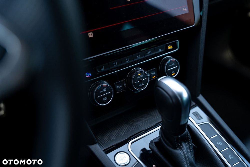 Volkswagen Passat 2.0 TSI 4Mot R-Line Edition DSG - 16