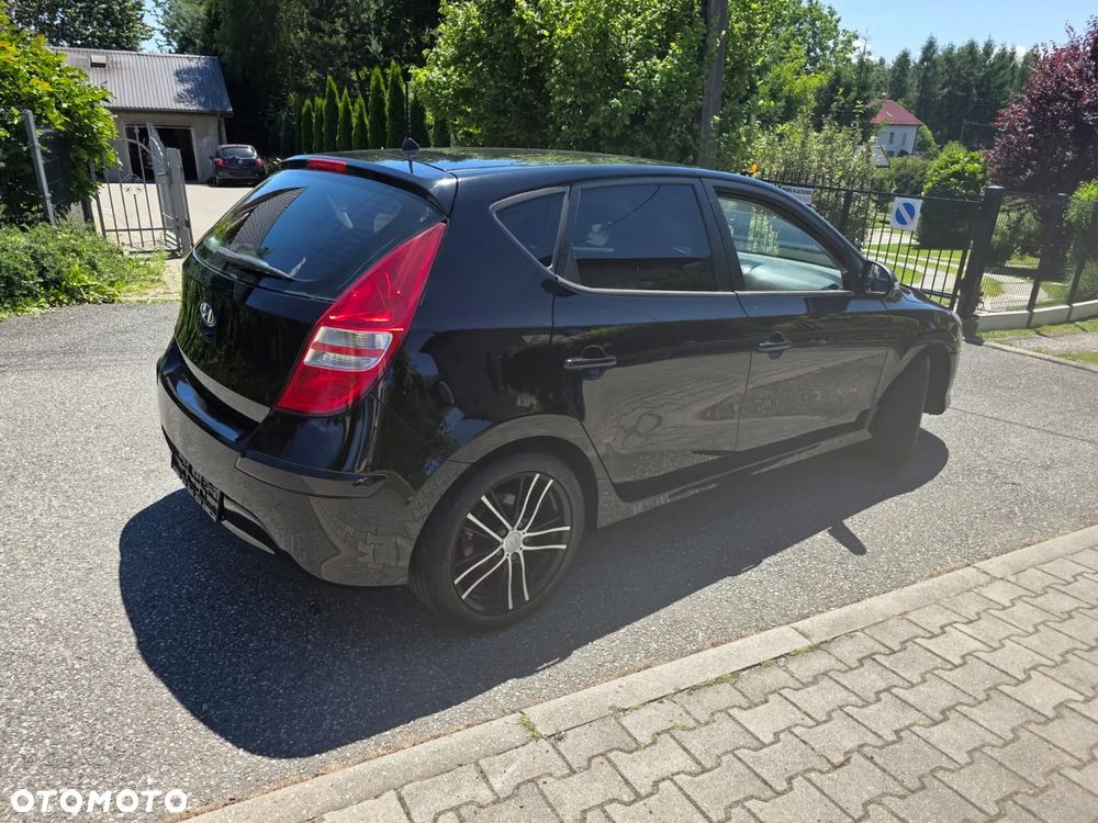 Hyundai i30 1.4 Comfort World Cup - 30