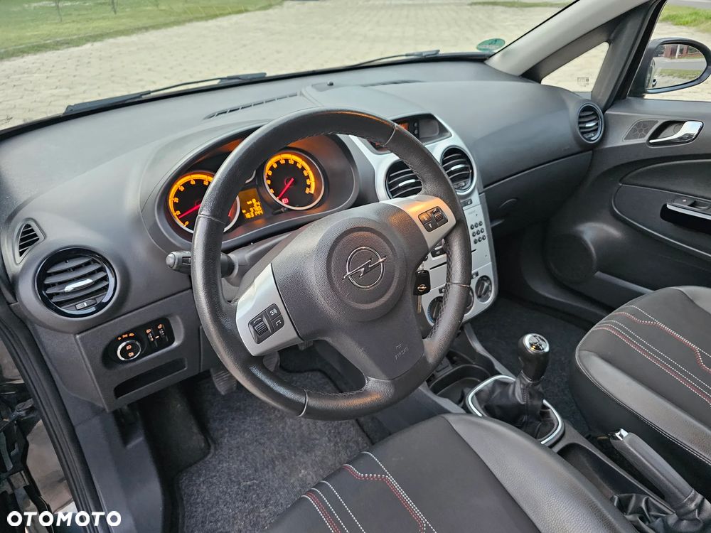Opel Corsa 1.4 16V 150 Jahre - 10
