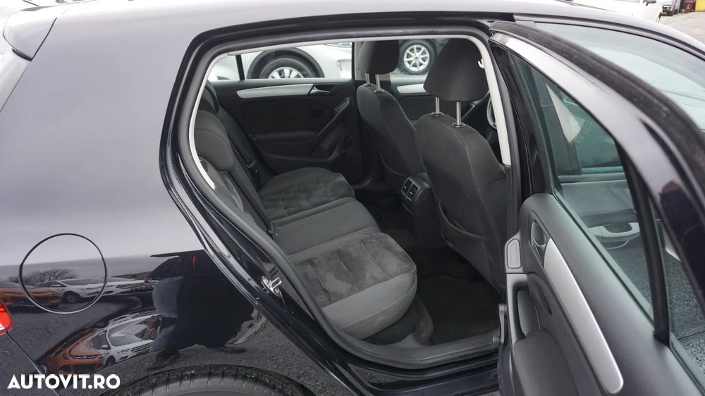 Volkswagen Golf 1.6 TDI DPF BlueMotion Technology Team - 13