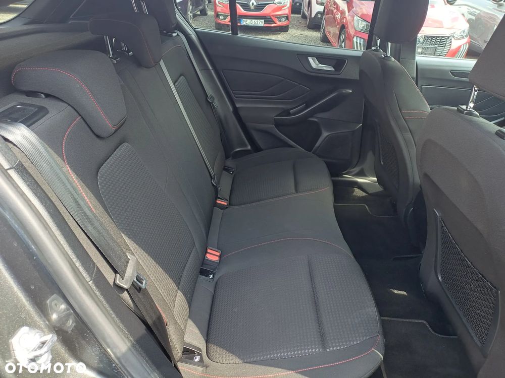 Ford Focus 1.0 EcoBoost Hybrid ST-LINE X - 11