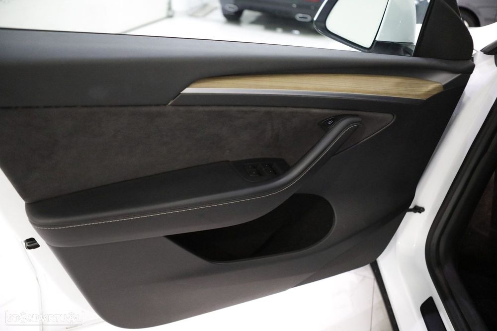 Tesla Model Y Tração Traseira - 15