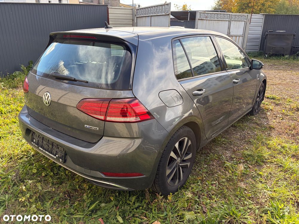 Volkswagen Golf - 17