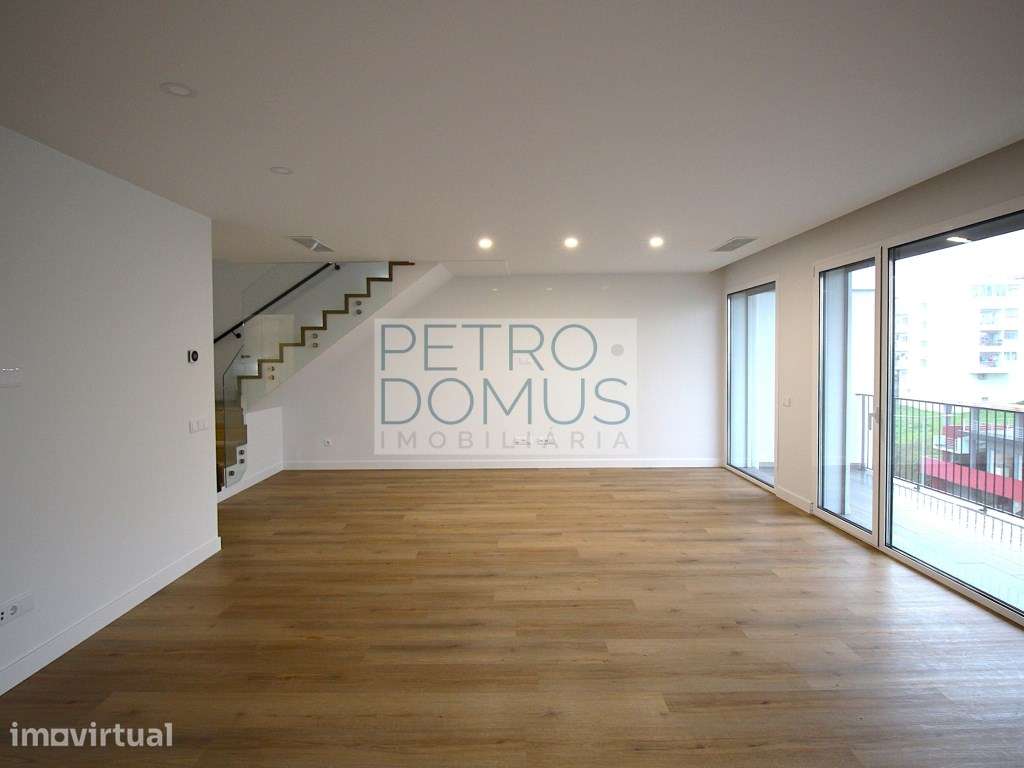 APARTAMENTO T3 DUPLEX NO CENTRO DE LEIRIA - Grande imagem: 2/14