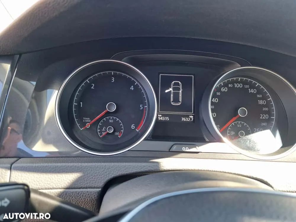Volkswagen Golf 1.6 TDI Comfortline - 3