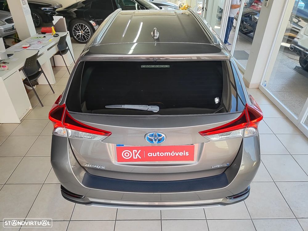 Toyota Auris Touring Sports 1.8 HSD Comfort +P.Techno+P.Sport - 11