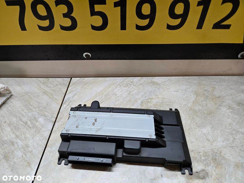 SKODA  SUPERB 3 III WZMACNIACZ AUDIO CANTON - 1
