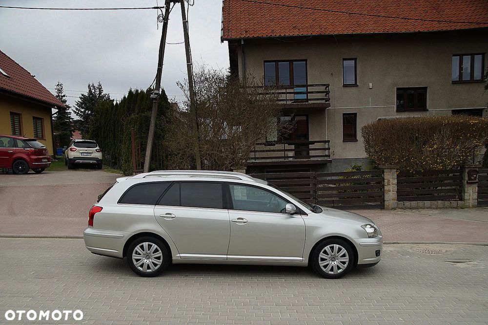 Toyota Avensis 1.8 VVT-i Sol Premium - 7