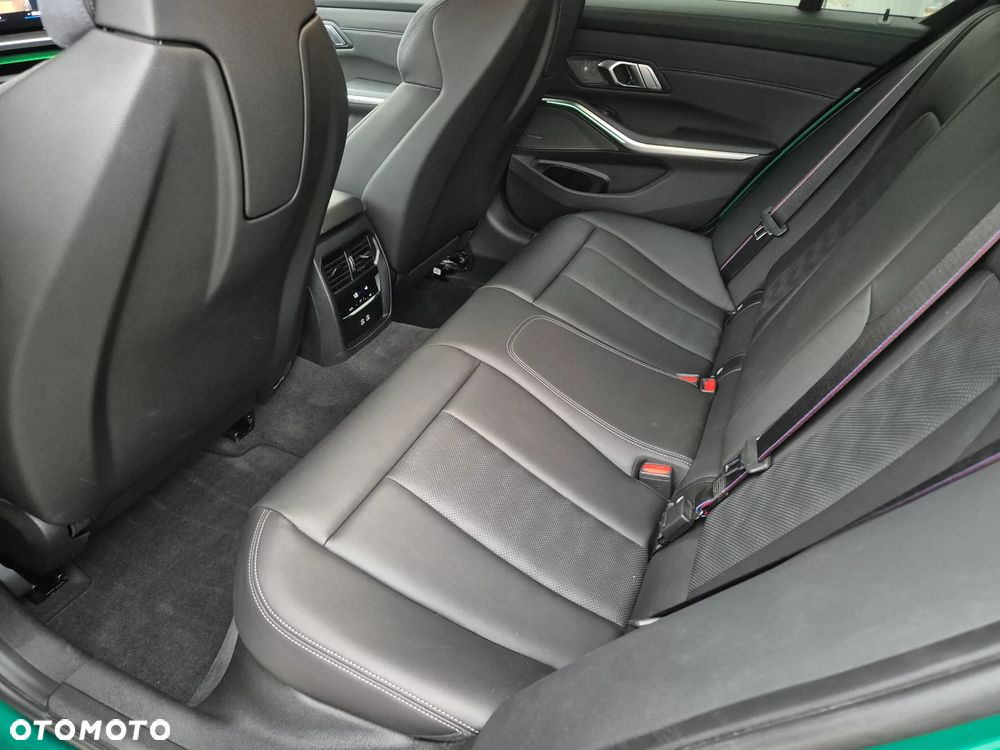 BMW M3 Competition xDrive sport - 21