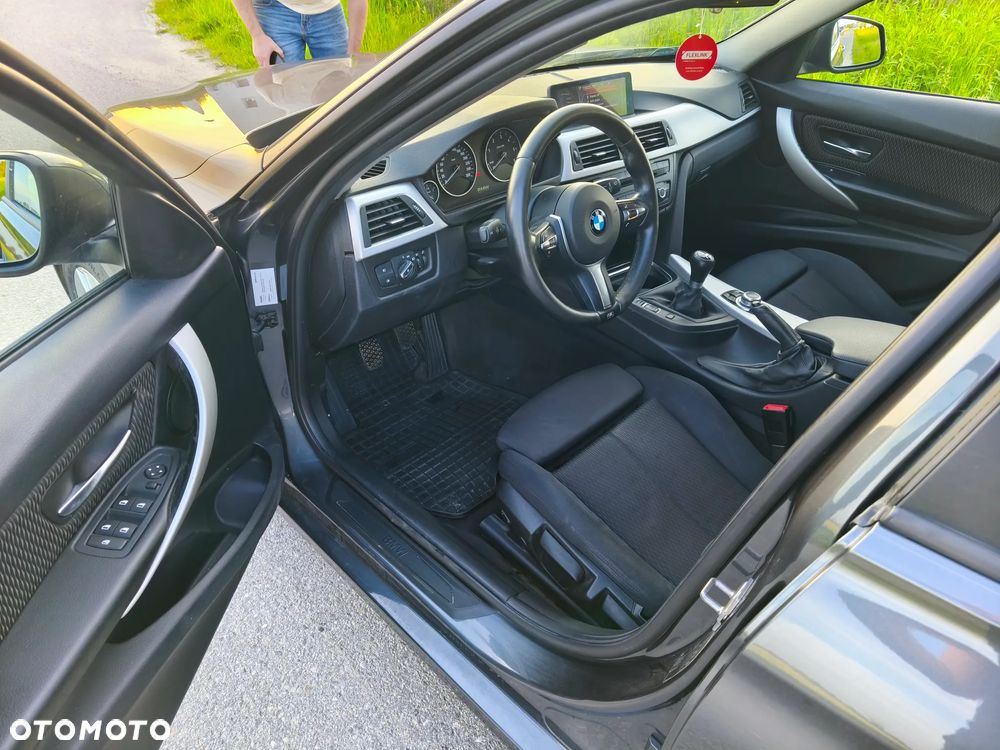 BMW Seria 3 318d DPF - 8